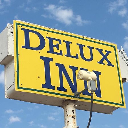 Deluxe Inn Мидланд Екстериор снимка